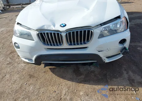 2014 BMW X3 xDrive28I z USA, uszkodzony, nr VIN 5UXWX9C59E0D09153